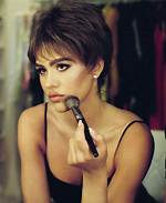 Amelia Gray Transforms into Vintage Lisa Rinna: Photos