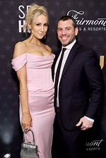 Does Nikki Glaser Have a Husband? Inside Fboy Island Hosts Love Life! Fri 30 July 2021 05:00 ·