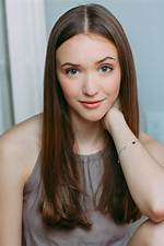 How Old Is Farryn Vanhumbeck Form Big Eyes?