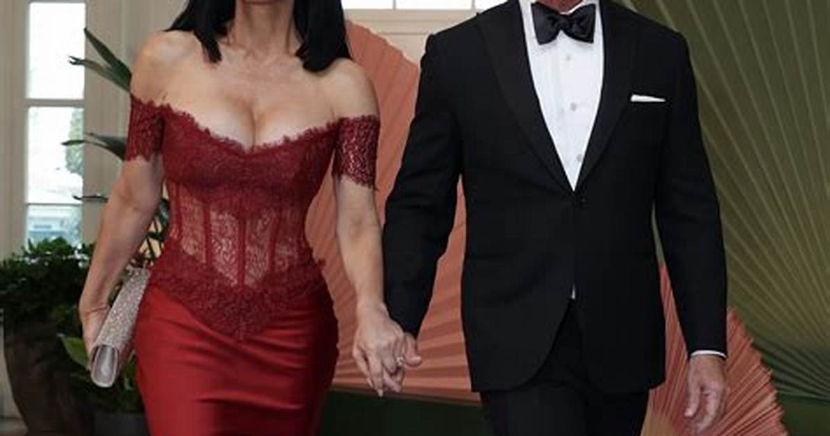 Jeff Bezos and Lauren Sanchez: a Modern Love Story