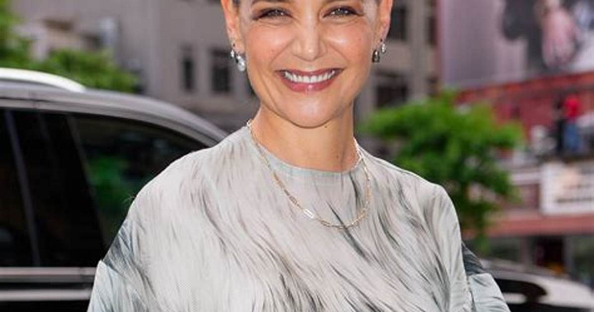 Katie Holmes: a Comprehensive Look at Her Life and Career