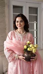 Unveiling the Latest on Hania Amir's Weight: Insights and Body Positivity