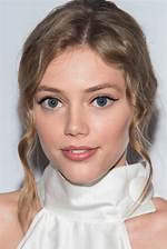 Who Are Grace Van Dien